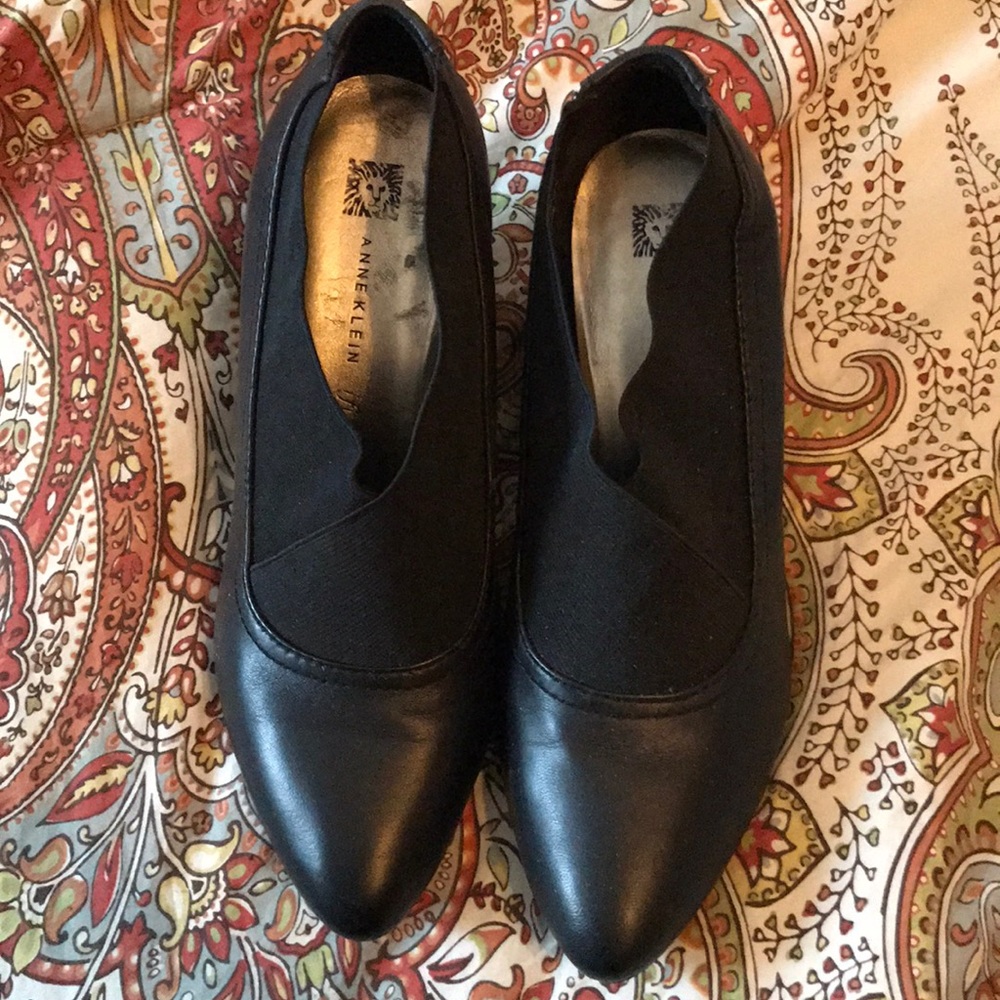 Anne Klein iflex size 9 black wedge shoes